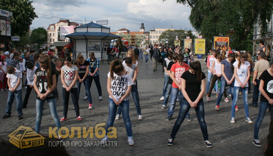 Сутдія сучасного танцю Бліц відзначила всесвітній День танцю на вулицях Ужгорода