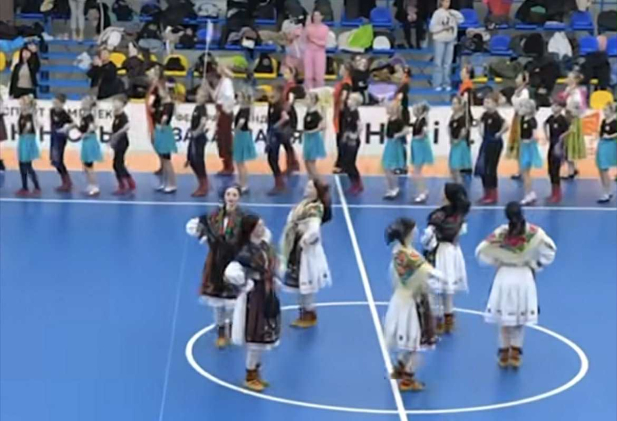 Наймасовіше виконання закарпатського народного танцю