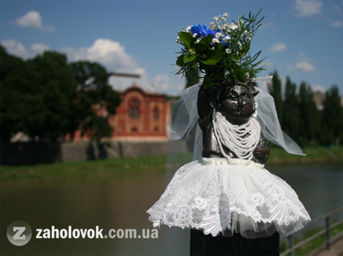 Найменша весільна сукня